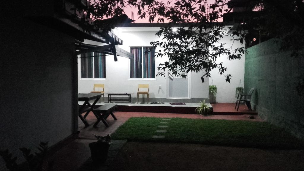 Ferienwohnung Araliya White House Negombo Exterior foto
